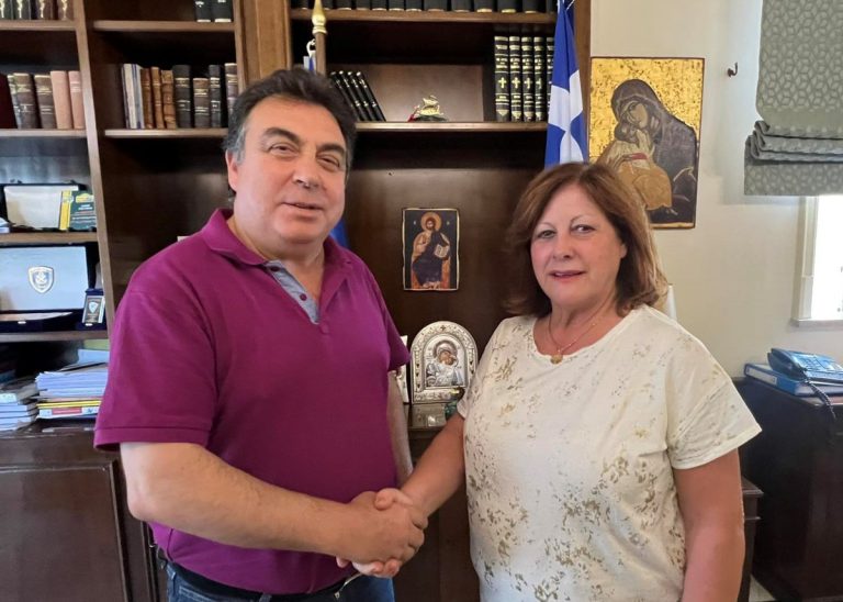 "Ενωμένοι αλλάζουμε τον Πύργο": Η Έφη Αντωνακοπούλου υποψήφια με τον συνδυασμό του Δημάρχου Πύργου Παν. Αντωνακόπουλου