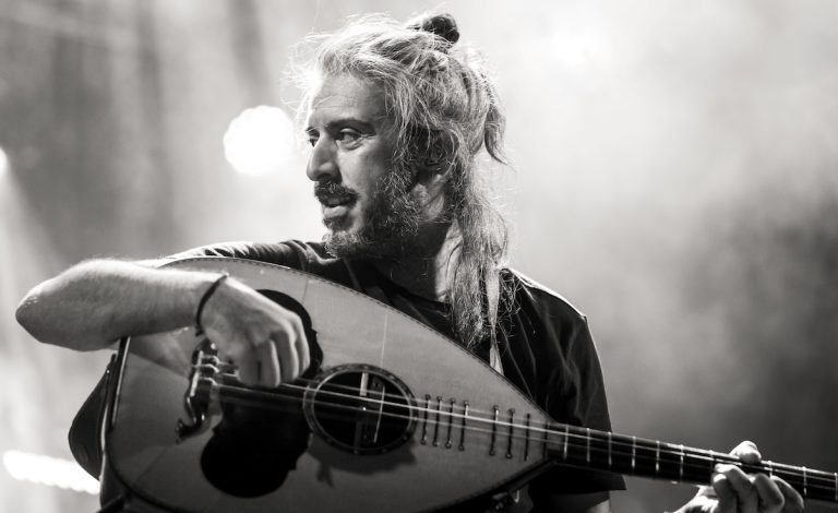 Διεθνές Φεστιβάλ Τεχνών Αρχαίας Ολυμπίας - "Επί της Αλός": Ο Γιάννης Χαρούλης έρχεται στην Ολυμπία με τη δύναμη της παράδοσης