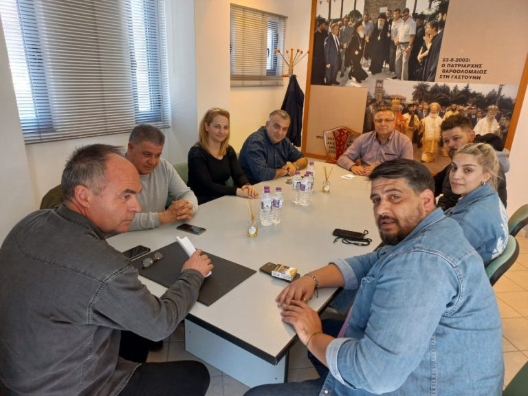 Συνάντηση Μαρίνου με Εμπορικό Σύλλογο Γαστούνης: «Επαναφέρουμε το αίτημα μείωσης τελών κοινοχρήστων χώρων»