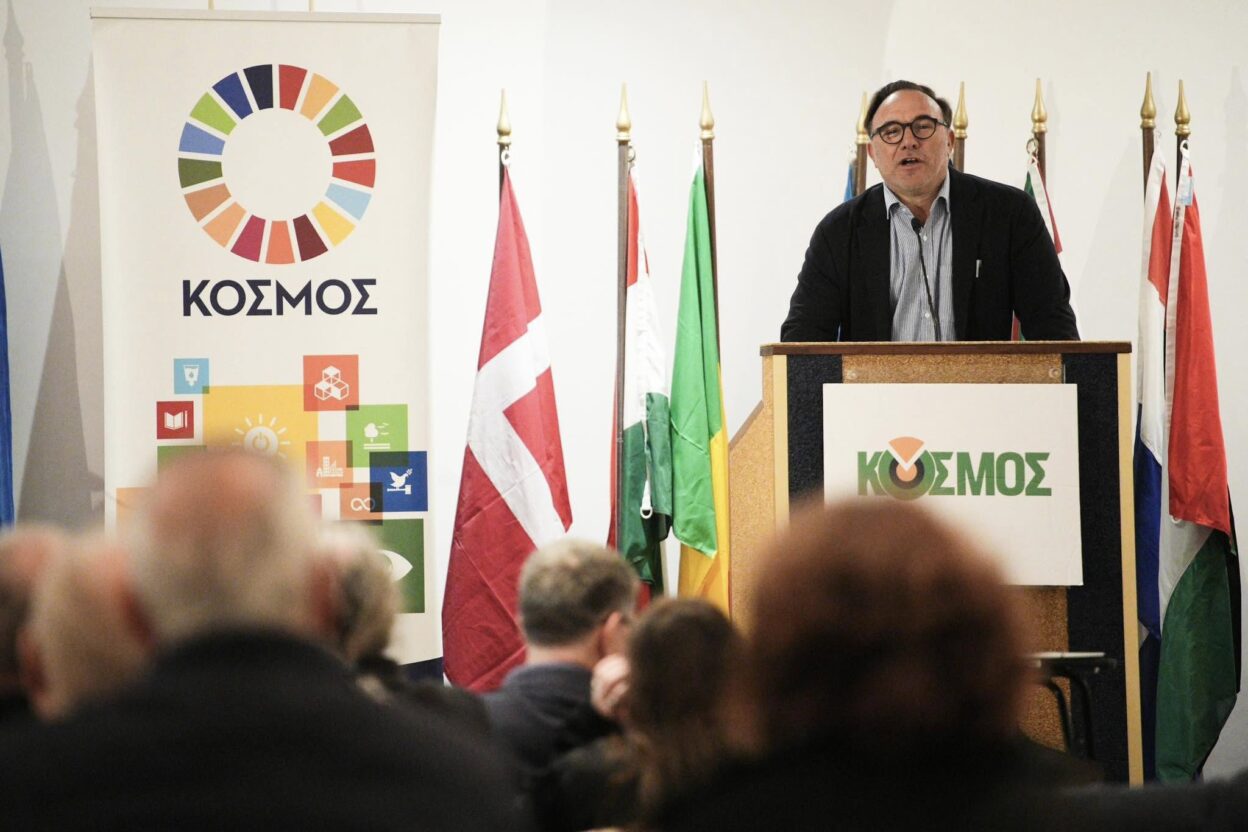 O ΚΟΣΜΟΣ εγκαινιάζει νέα πολιτική εποχή