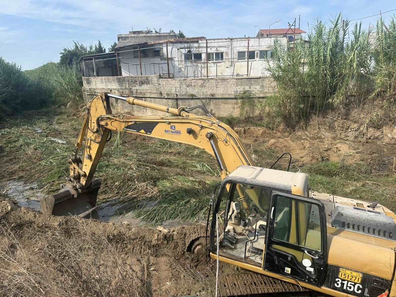 Π.Ε. Hλείας: Προληπτικές εργασίες και καθαρισμοί σε επικίνδυνα σημεία και ρέματα
