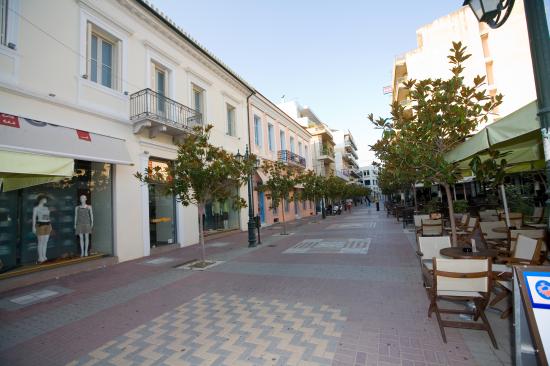 Πύργος: «Ανάσα» για τις επιχειρήσεις η οριζόντια μείωση 50% των τελών χρήσης κοινόχρηστων χώρων