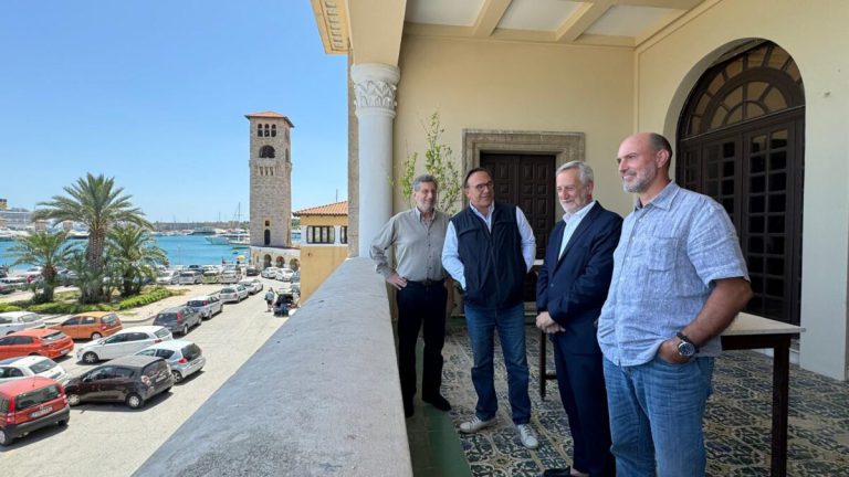 Πέτρος Kόκκαλης από τη Pόδο: «Διατεθειμένη να συνεργαστεί με την ακροδεξιά η Ούρσουλα φον ντερ Λάιεν - H δεξιά δεν αλλάζει»