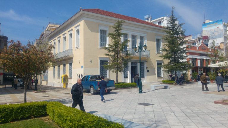 Δήμος Πύργου: Άμεσος σχεδιασμός για να μπει τάξη σε πλατείες και πεζόδρομους
