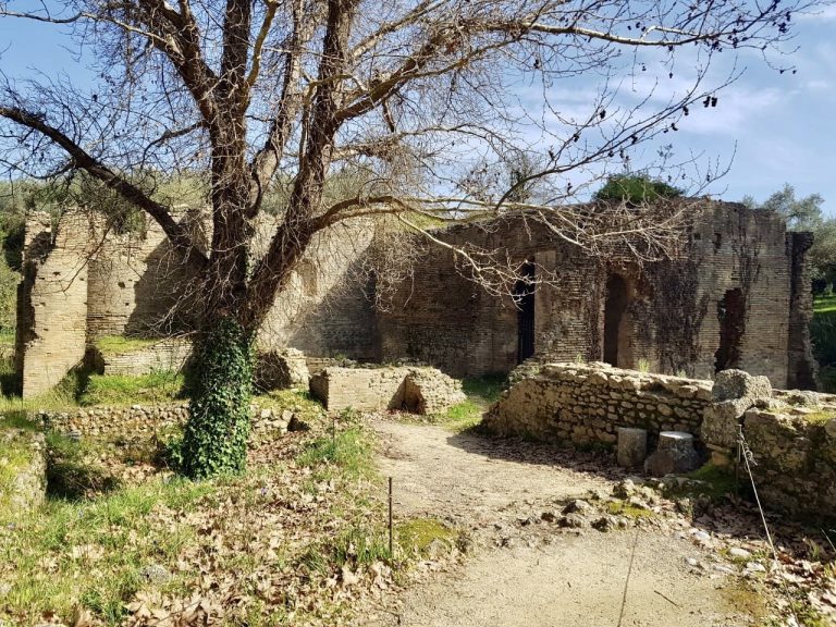 ΥΠΠΟ: Aποκαθίστανται οι ρωμαϊκές θέρμες του Νέρωνα στην Αρχαία Ολυμπία