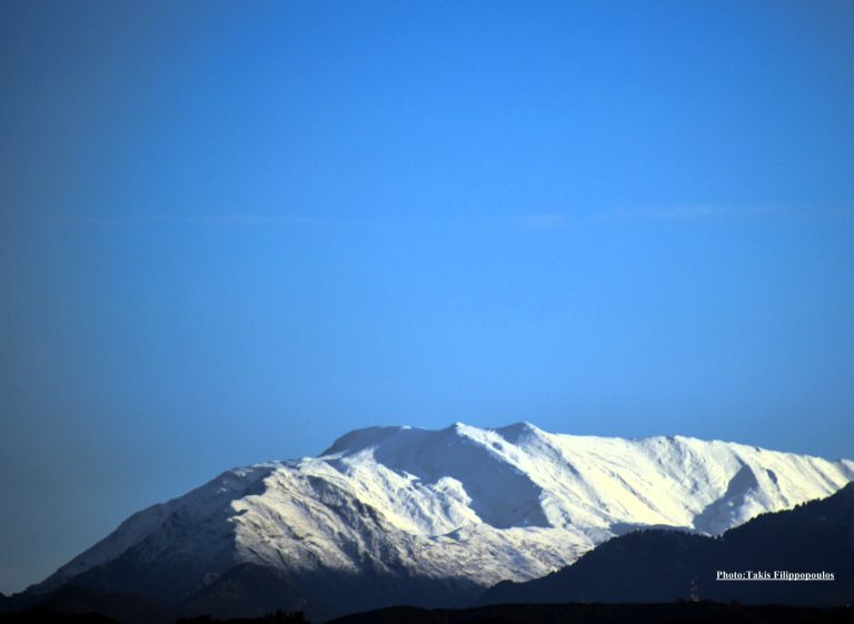 Ερύμανθος: Χιόνια στο … καμπαναριό της Ηλείας!