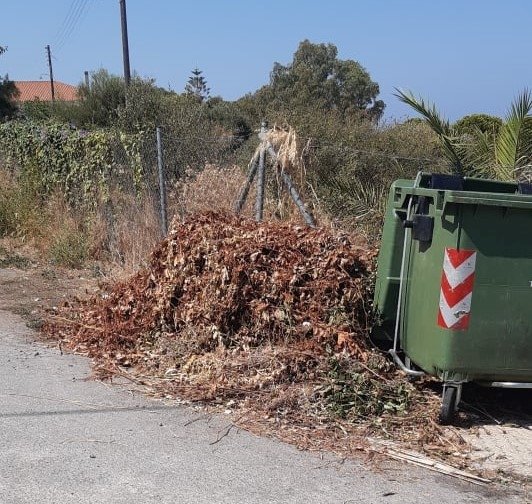 Δήμος Ήλιδας: "Προσοχή στα ξερά χόρτα και τις αφίσες!"