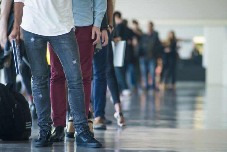ΔΥΠΑ: 50.000 θέσεις εργασίας με επιχορήγηση μισθού και εισφορών