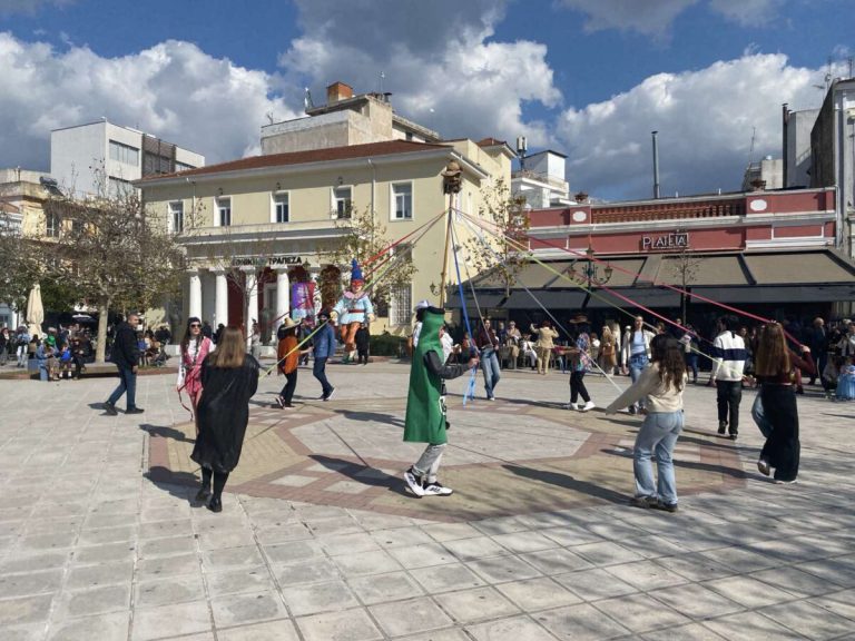 Δήμος Πύργου: Mουσική Περατζάδα και Γαϊτανάκι κέρδισαν το ενδιαφέρον του κόσμου (pics)