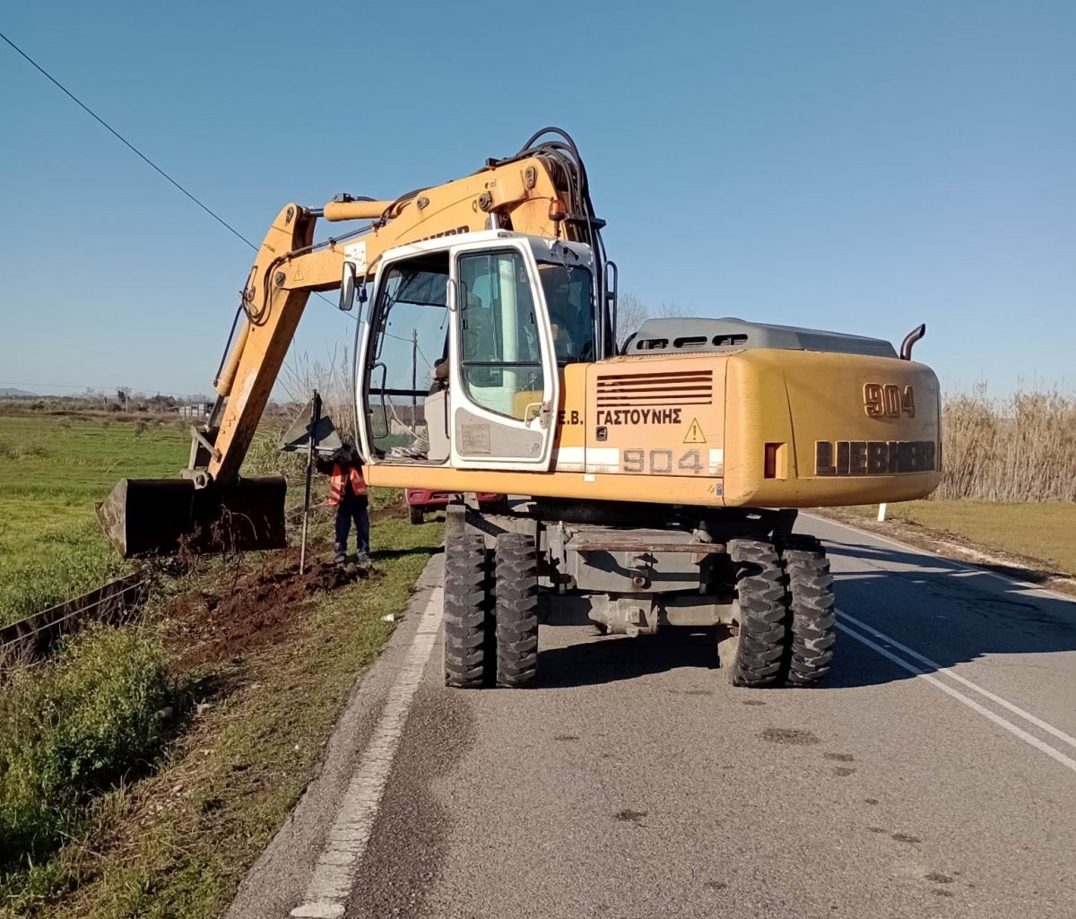 Δήμος Πηνειού – ΤΟΕΒ Γαστούνης και Μυρτουντίων: Καθαρισμοί τάφρων στον οδικό άξονα Γαστούνης-Βαρθολομιού