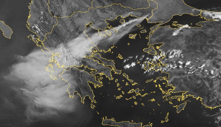 Πυρκαγιές: Τι αναπνέουμε - «Μέχρι τον εγκέφαλο μπορούν να φτάσουν τα αιωρούμενα σωματίδια»