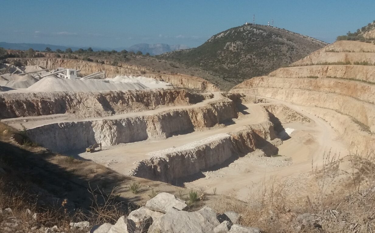 OI.KI.ΠΑ.: Εκ νέου καθορισμός Λατομικής Ζώνης στον Άραξο