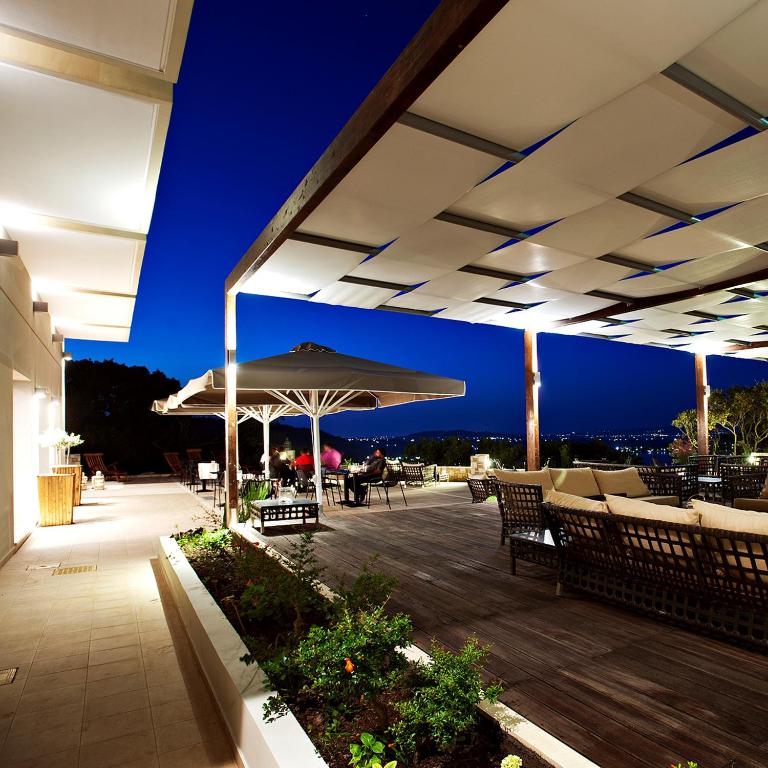 VRADY_CAFE_VIEW