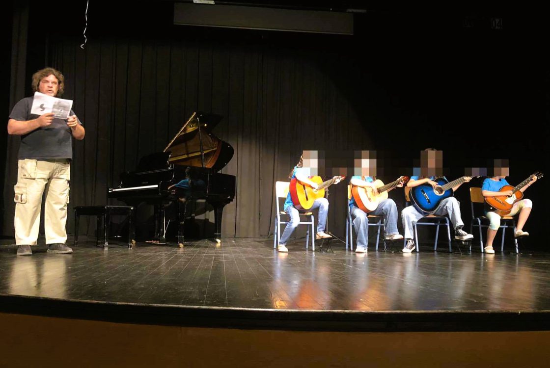 DHMOTIKO-WDEIO-AMALIADAS