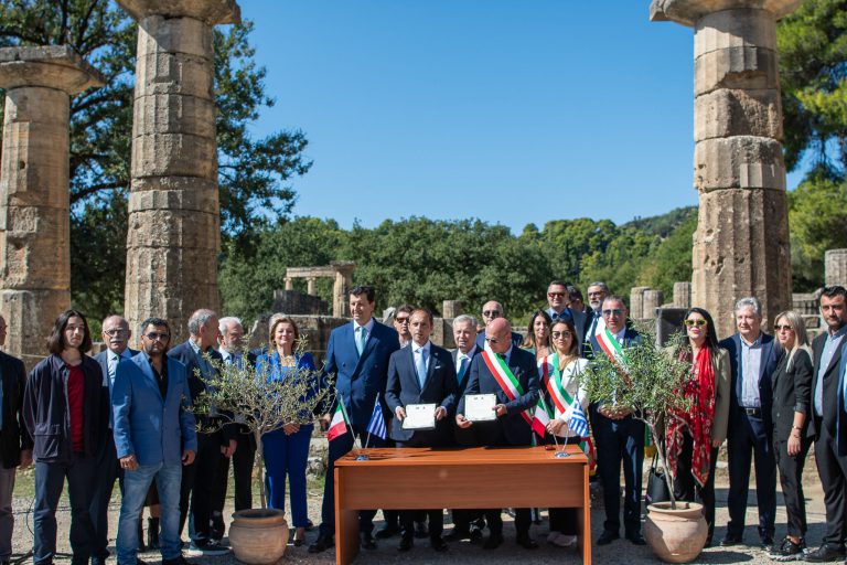 adelfopoiisi_olympia_ciromarina1