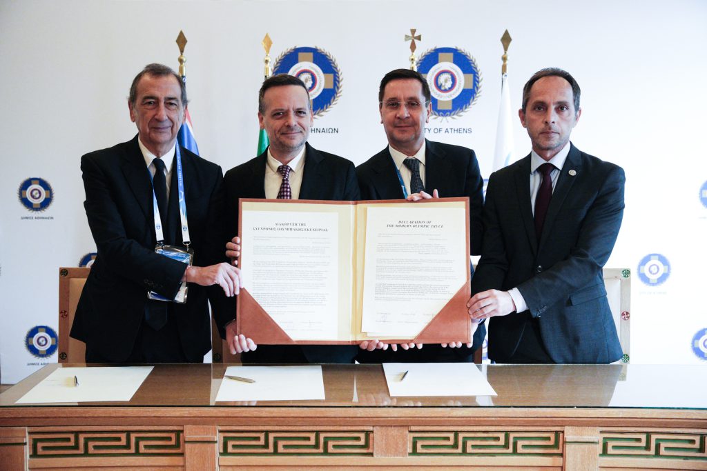 dimarxos_athina_ekexeiria_k_paradosi_flogas1