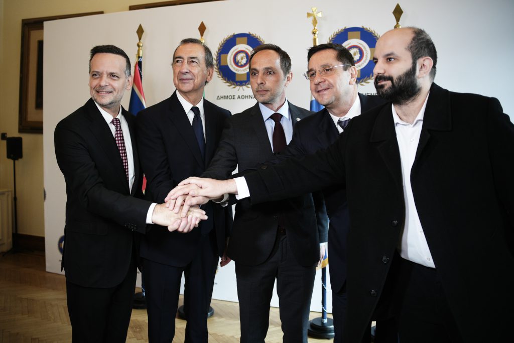 dimarxos_athina_ekexeiria_k_paradosi_flogas3