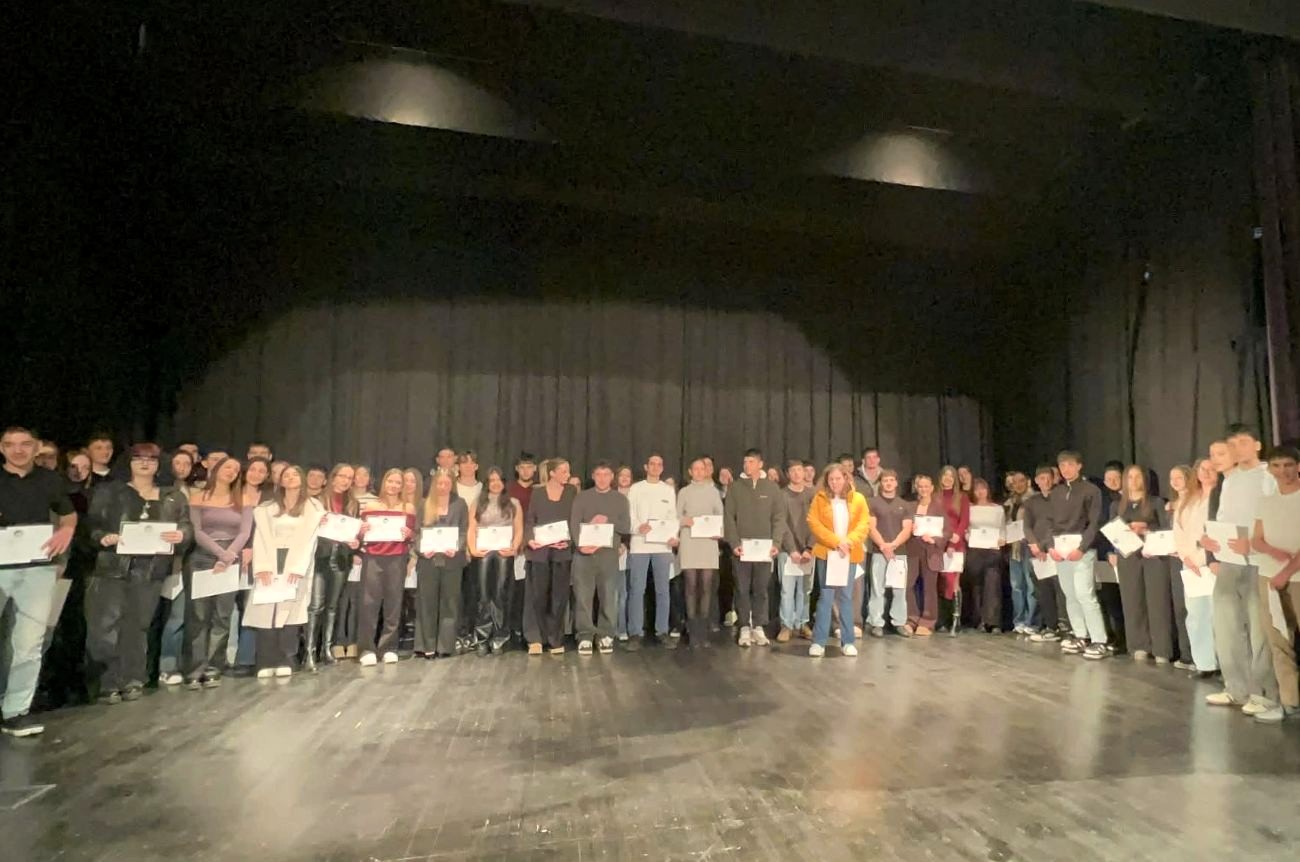 03_EPAINOI-NEOI-FOITHTES