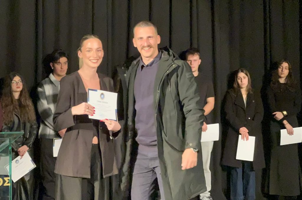 19_EPAINOI-NEOI-FOITHTES