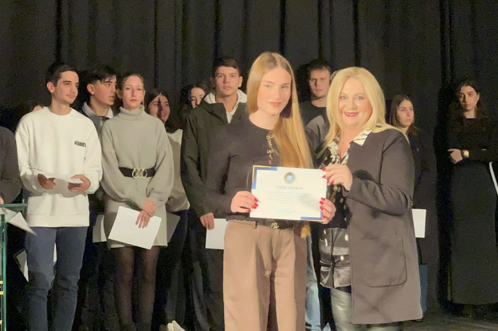 25_EPAINOI-NEOI-FOITHTES