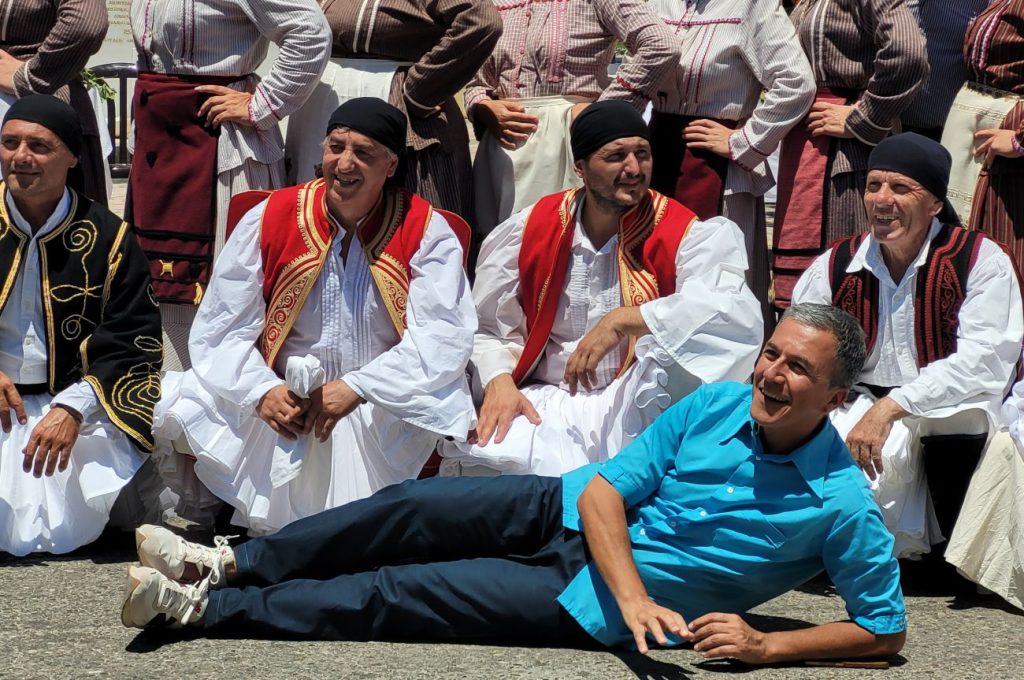 2_XAVARI-KYRIAKH-XWRIO